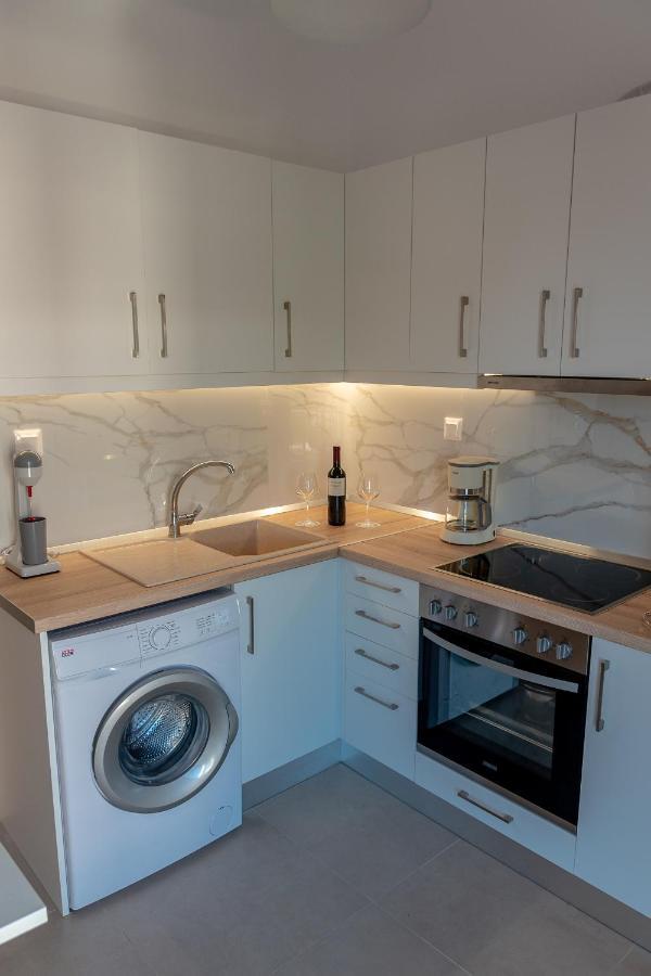 Dimi Seafront Apartment By Rentals Pro Services - Néa Moudaniá Eksteriør bilde