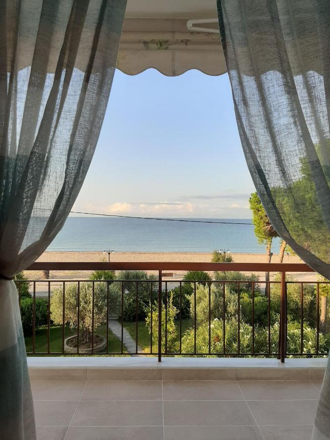 Dimi Seafront Apartment By Rentals Pro Services - Néa Moudaniá Eksteriør bilde